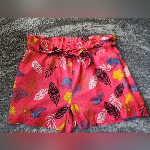 NWT Liz Banks Limited Red w/Floral Cotton 5" Inch Inseam Paperback Shorts sz 3X - Picture 5 of 11